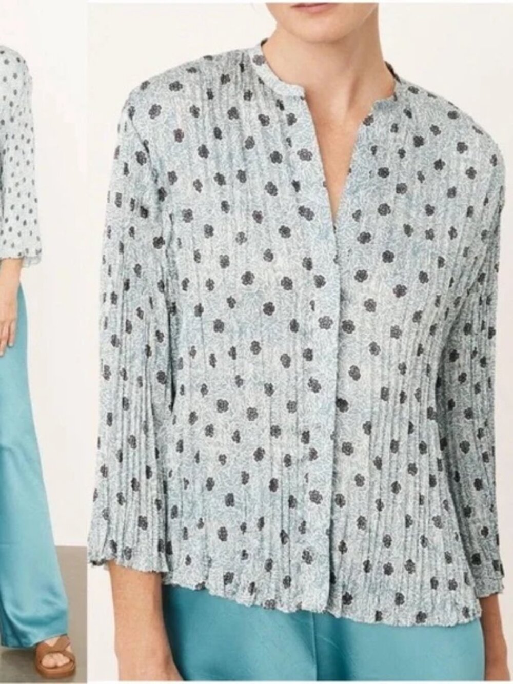 Vince Camellia Long Sleeve Pleated Top size Medium